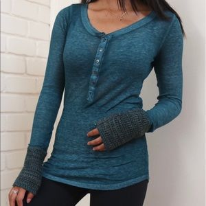 🔥🔥🔥CLEAN OUT SALE TURQUOISE SWEATER